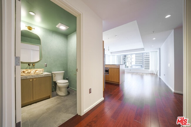 Building Photo - 1155 S Grand Ave