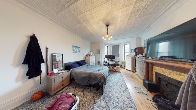 Building Photo - 1026 Hudson St