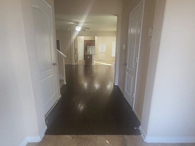 Foto del edificio - 3710 Alexander Arbor Dr