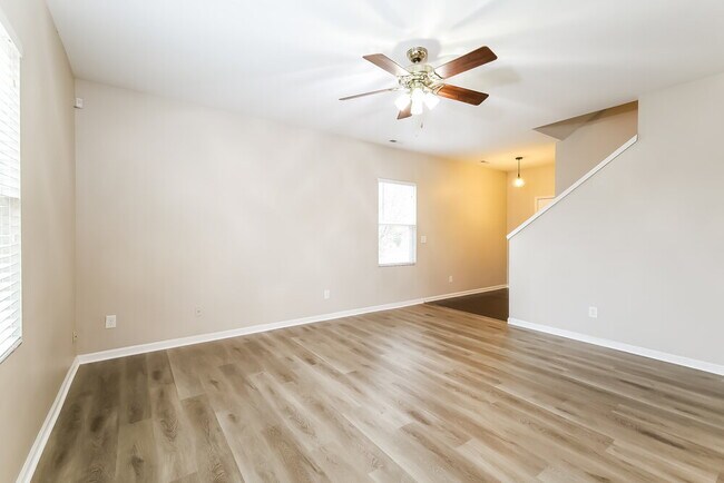 Foto del edificio - 12327 Bending Branch Rd