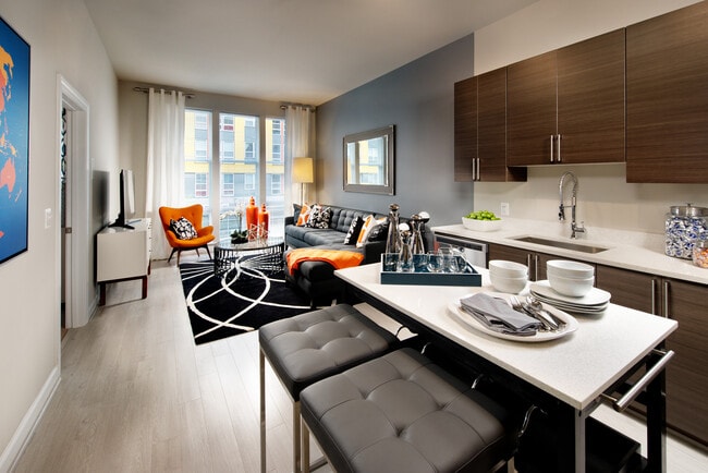 Building Photo - Avalon Dunn Loring