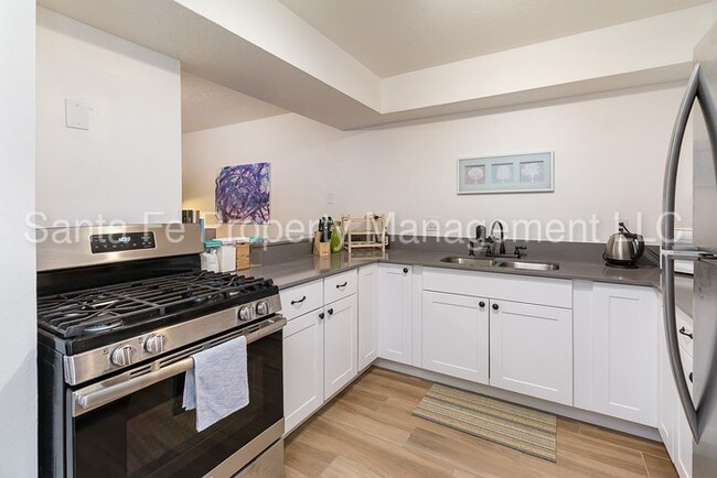 Building Photo - 1304 Rufina Ln