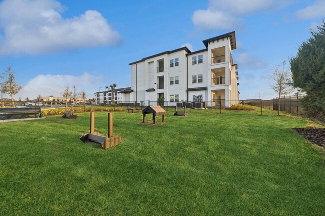 Foto del edificio - Ascend Ridgewood Lakes