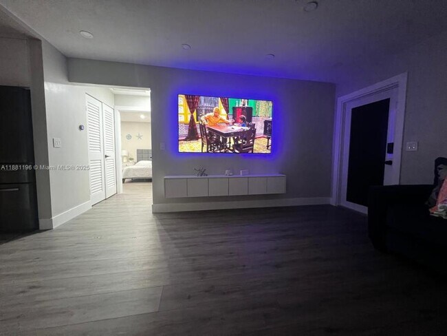 Foto del edificio - 2 bedroom in Hollywood FL 33021