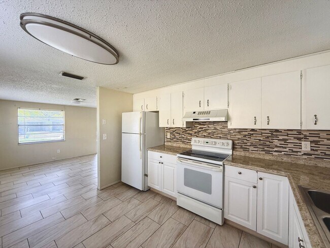 Foto del edificio - 2716 52nd Ave Dr W