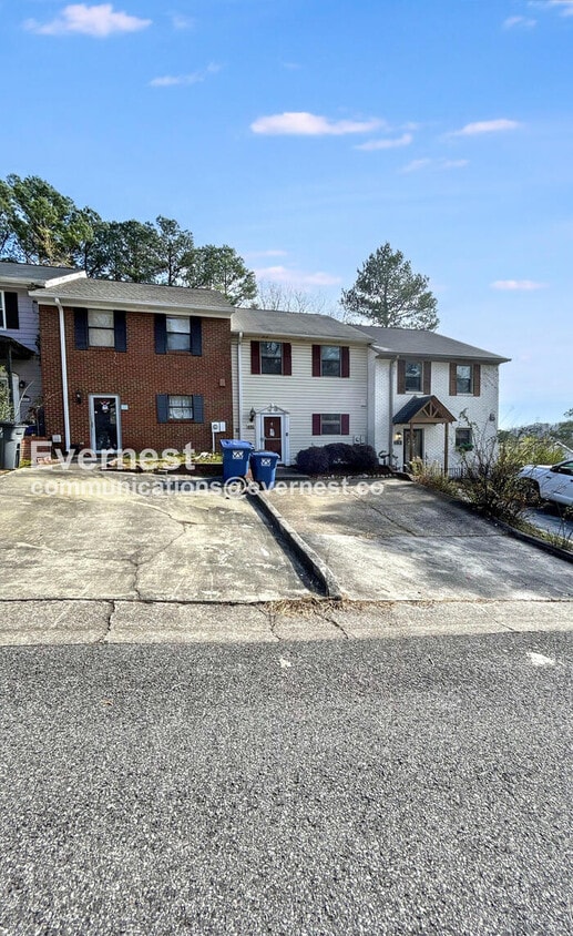 Primary Photo - 493 Cedar Crest Dr