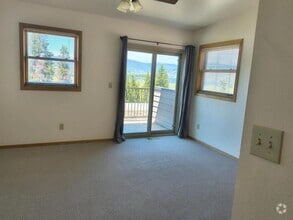 Building Photo - 404 Bayview Dr