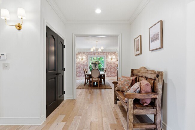 Building Photo - {10500} Luxury Living in Mills Crossing Estates +  Spacious Floorplan with Designer Finishes