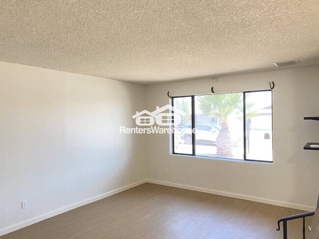 Building Photo - 2114 E Sesame St