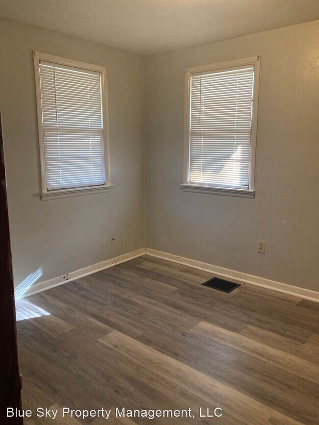 Building Photo - 2 br, 1 bath House - 1803 E 14th St