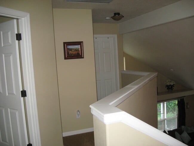 Foto del edificio - 657 Spring Valley Dr