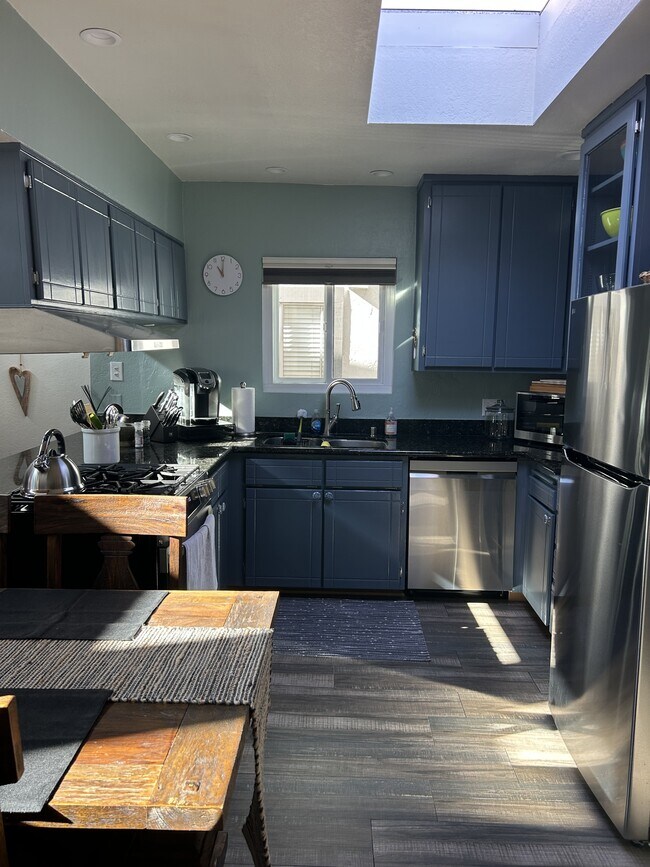 Foto del edificio - 337 Highland Dr