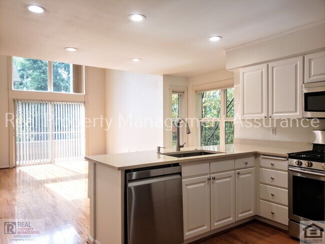 Foto del edificio - 10275 NW Alder Grove Ln