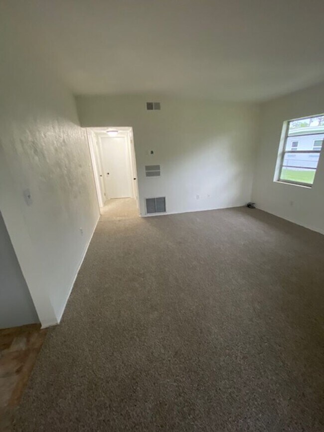 Foto del edificio - 2 Bed 1 Bath Home | Pet Friendly | Washer ...