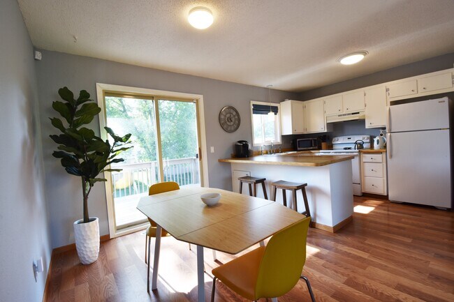 Foto del edificio - 4729 13th Ave NW