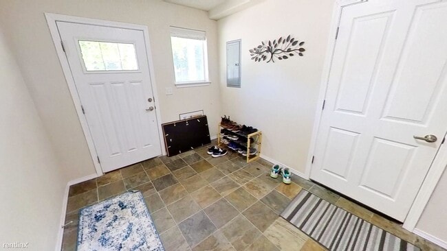 Building Photo - 3 br, 2 bath House - 8537 SW Lizzie Ct Spa...