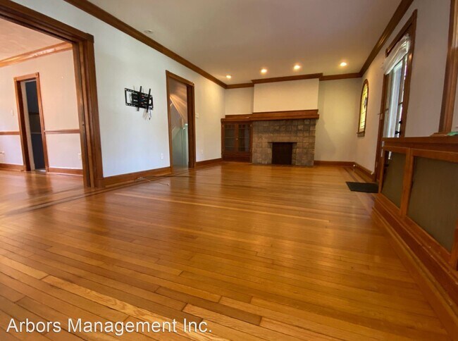 Building Photo - 3 br, 2 bath House - 6942 Reynolds Street