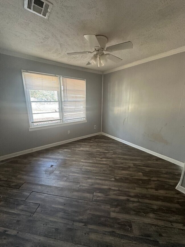 Foto del edificio - 2638 Deeb Dr