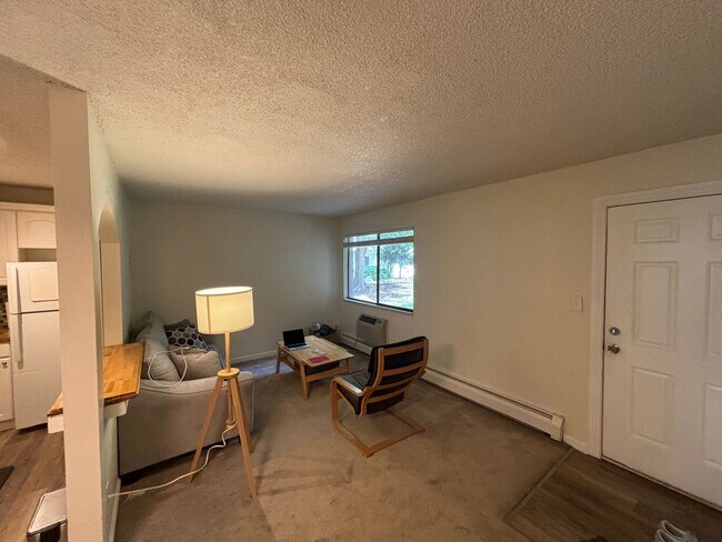 Building Photo - Jasmine Condos Updated 1 bd/1ba