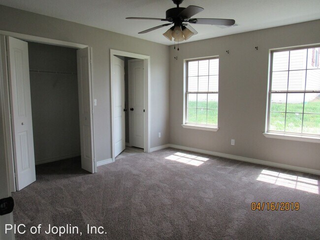 Building Photo - 3 br, 2 bath House - 2701 Pearl