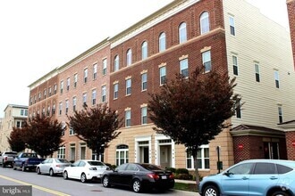 Building Photo - 346 Urban Avenue