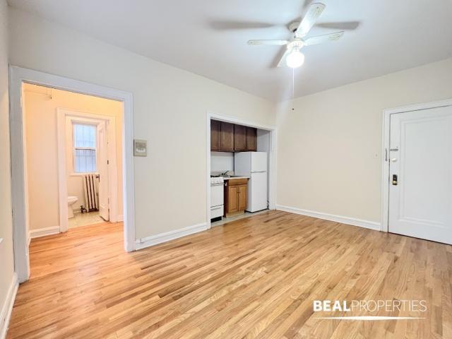 Foto del edificio - 0 bedroom in CHICAGO IL 60657