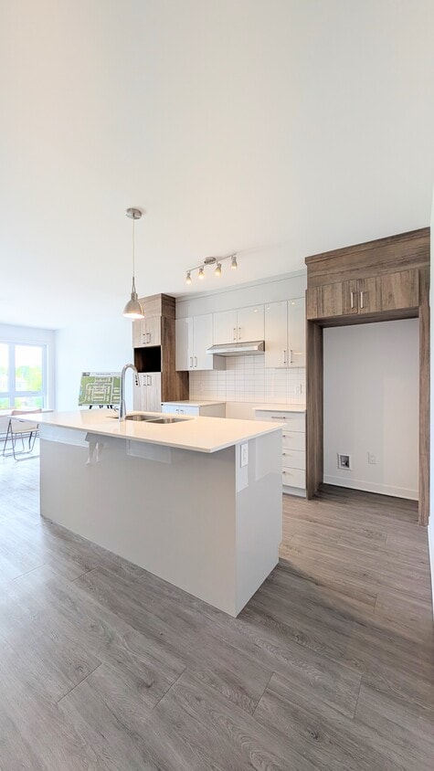 Primary Photo - 350 rue Angele-Chartrand