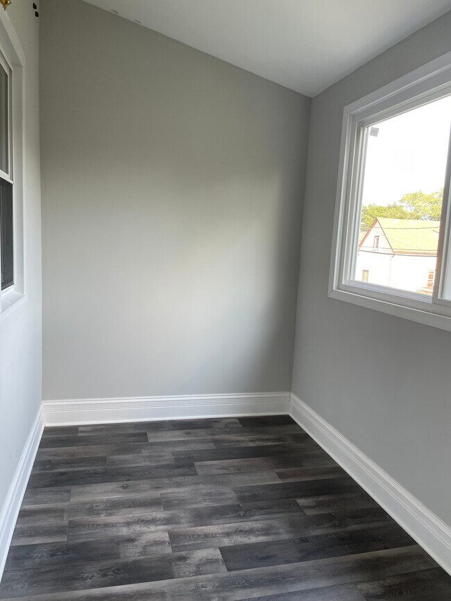 Sun Room - 729 W 48th St