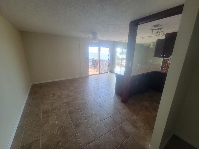 Building Photo - 308 Miracle Strip Pkwy SW