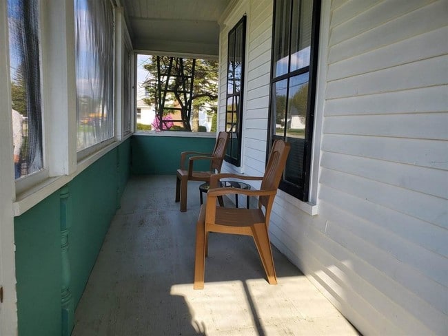 Building Photo - 1 bedroom in Alton NH 03809