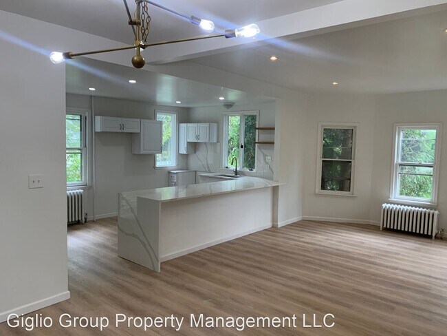 Building Photo - 4 br, 1.5 bath House - 220 Clark Ave