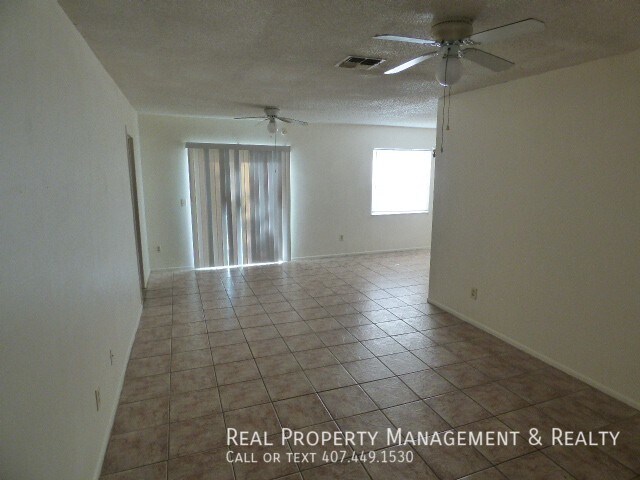 Building Photo - Nice  3 BR / 2 BA Home In Rio Pinar Lakes