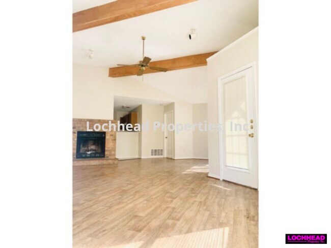 Building Photo - 1100 Old Barn Ln