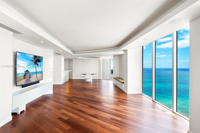 Foto del edificio - 4779 Collins Ave
