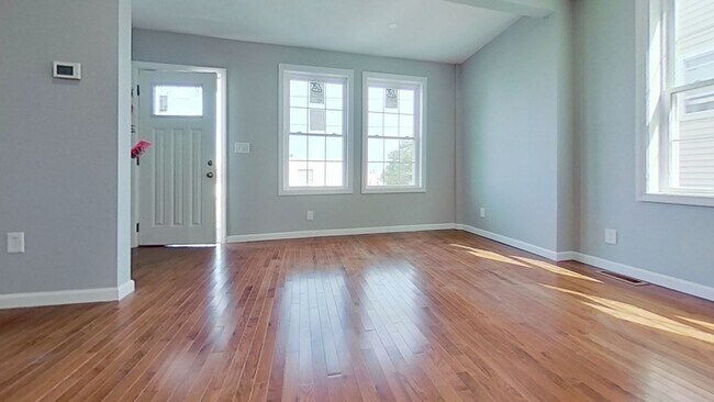 Foto del edificio - 300 Quincy Ave
