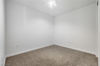 Building Photo - 4471 Dean Martin Dr