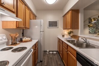 Building Photo - Village East