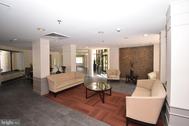 Lobby - 10001 Windstream Dr