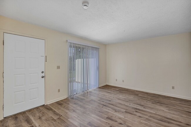 Building Photo - 3800 SE 17th Ct