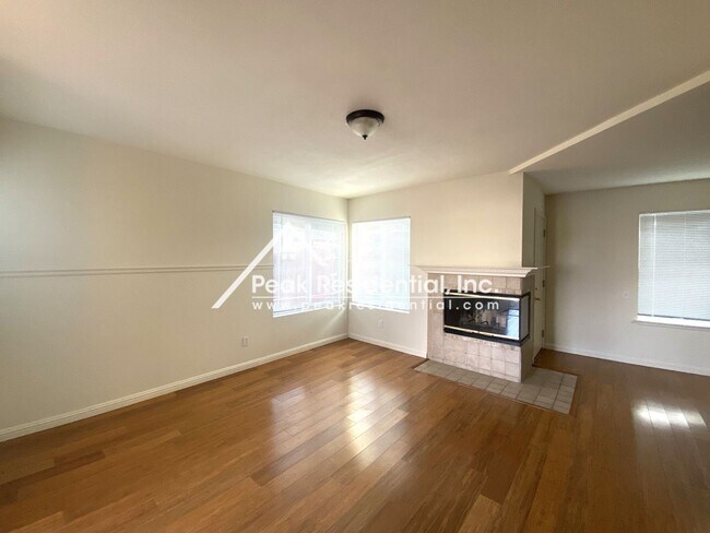 Building Photo - 3 br, 2.5 bath House - 4930 Juniper Hill Pl