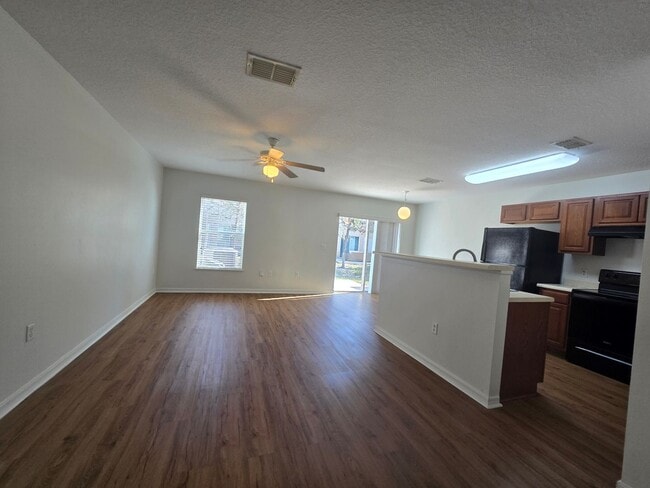 Building Photo - 1/2 Off Move In Special for first months rent