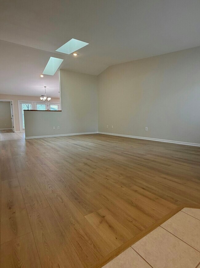 Foto del edificio - 1727 Chestnut Dr