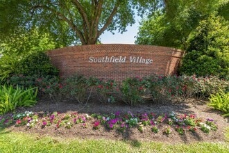 Building Photo - 2935 Auburn Dr