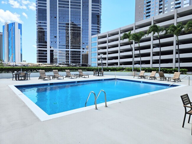 Foto del edificio - Royal Capitol Place Kakaako 1 Bedroom 1 Ba...