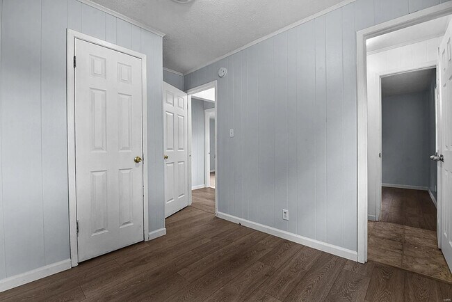 Foto del edificio - 1400 Brushey Grove Ave