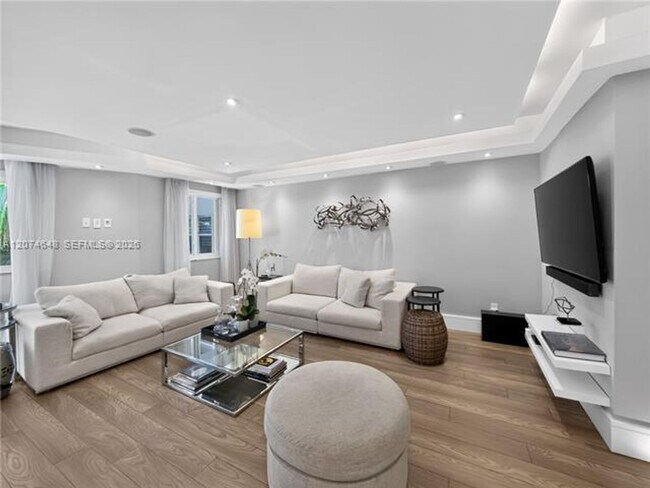 Building Photo - 10190 Collins Ave