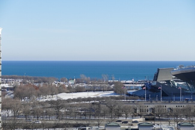 Building Photo - 1400 S Michigan Ave