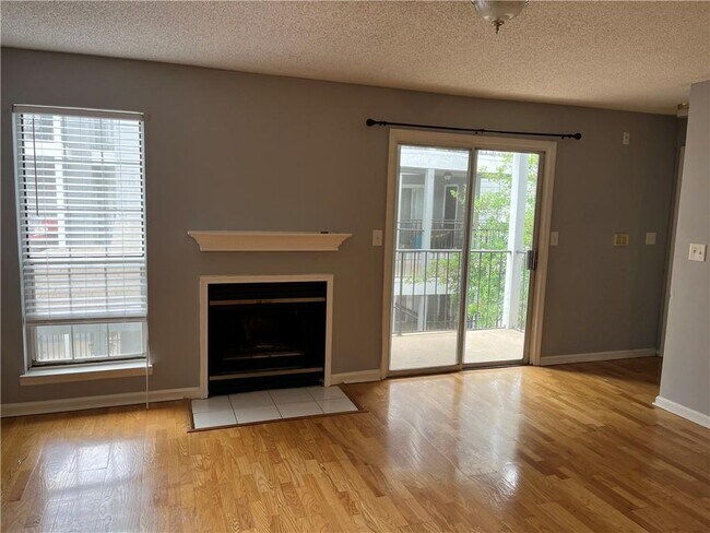 Foto del edificio - 612 Granville Ct