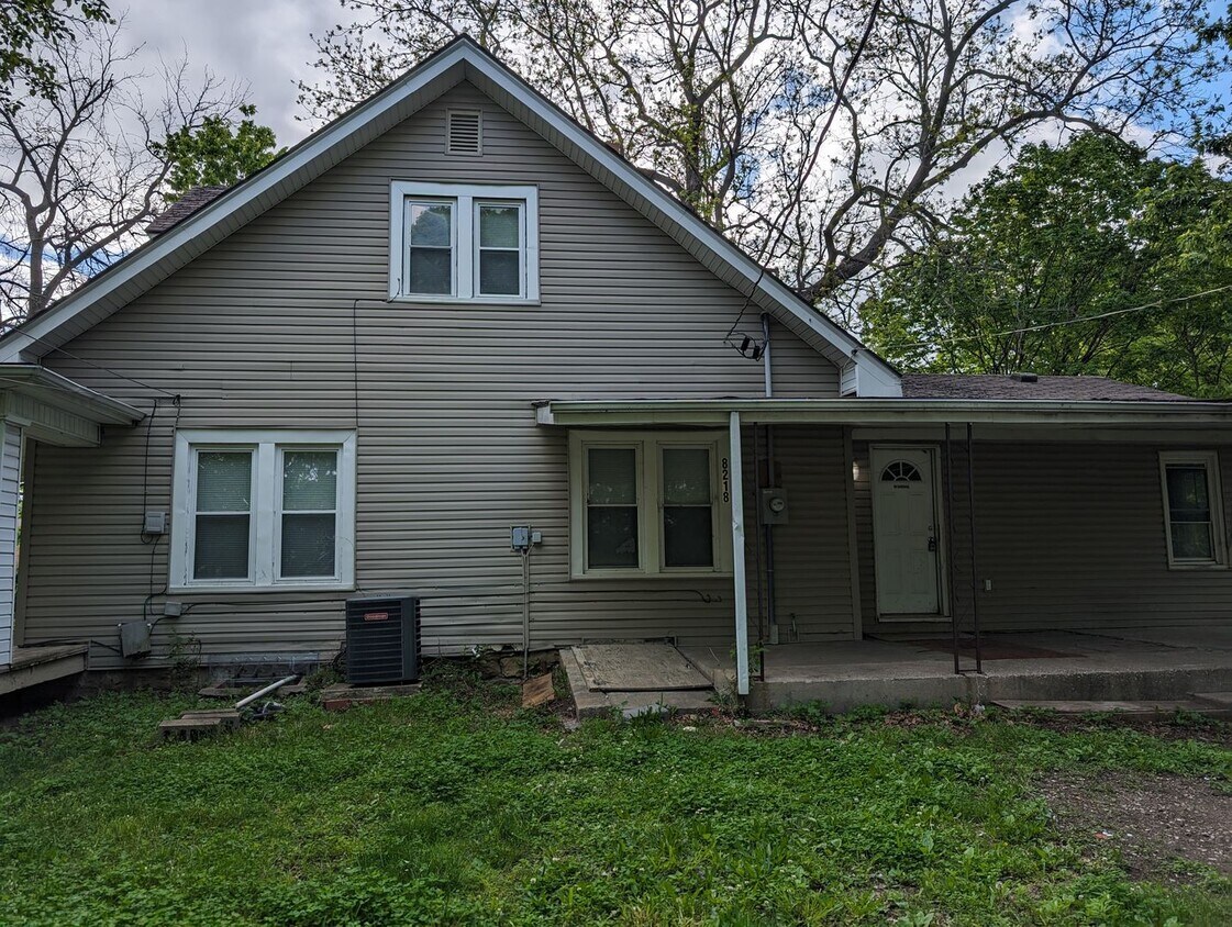Foto principal - 8218 Fayette St