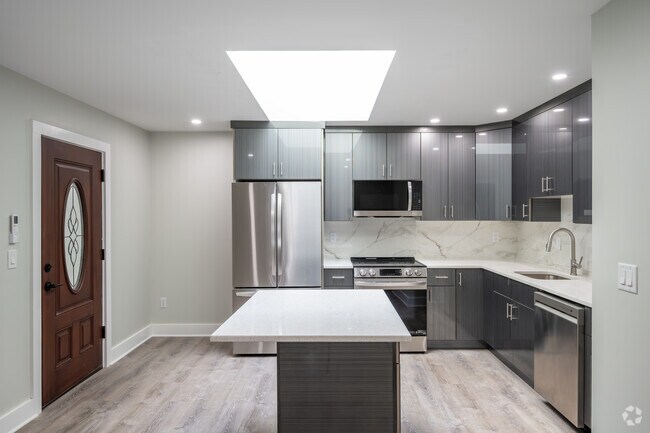2 habitaciones, 1 baño - 740 pies cuadrados - Cocina - 61 Bank St